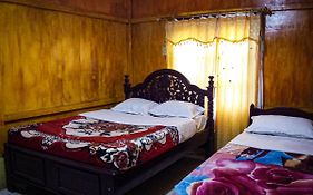 Lucas Authentic Lodge